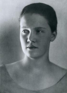 Retrato de María Orozco Romero. Impresión de negativo original del Comitato Tina Modotti. Trieste, Italia.